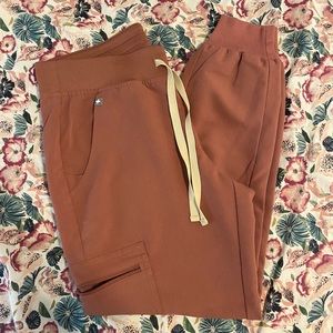 Zamora Mauve scrubs